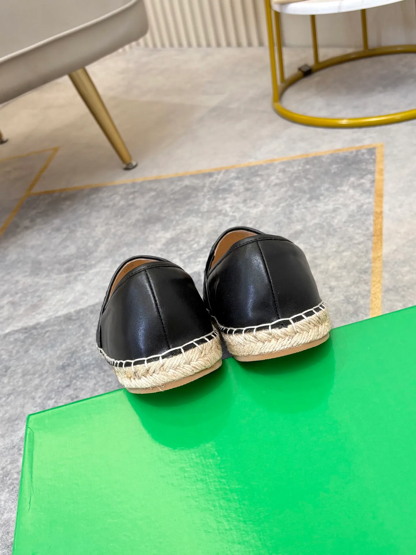 P420. BV men's casual shoes, handsome and versatile low-top shoes, woven cowhide upper, pigskin lining for the feet, 🌺🌺perfect shoe last, 🌲🌲 fashionable and handsome, comfortable on the feet, 🚗🚗wear-resistant and non-slip rubber outsole. Code number: 38-44. 45 is custom-made and cannot be returned or exchanged